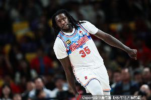 媒体人：新疆战术打不出来后就开始无限单打 哈雷尔打5号位很鸡肋