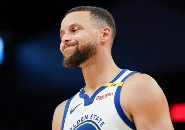 库里崴脚维金斯休战 勇士12轮换只是狐假虎威？